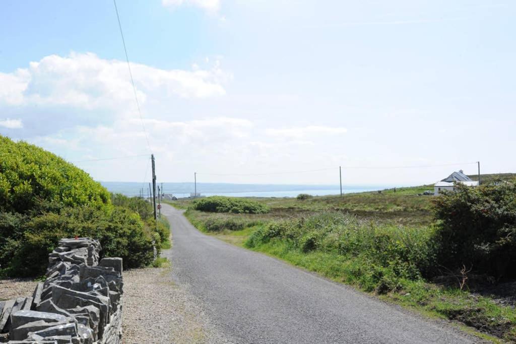 Carrowauff Red Stonecutters Cottage, Doolin מראה חיצוני תמונה